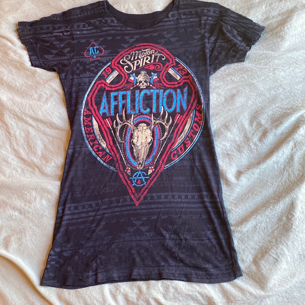 Affliction Short Sleeve T-Shirt — Size Small!!